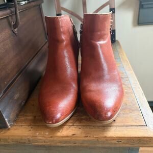Frye Leather Booties SZ 6 Zipper Detail on the sides Western **Flawed**